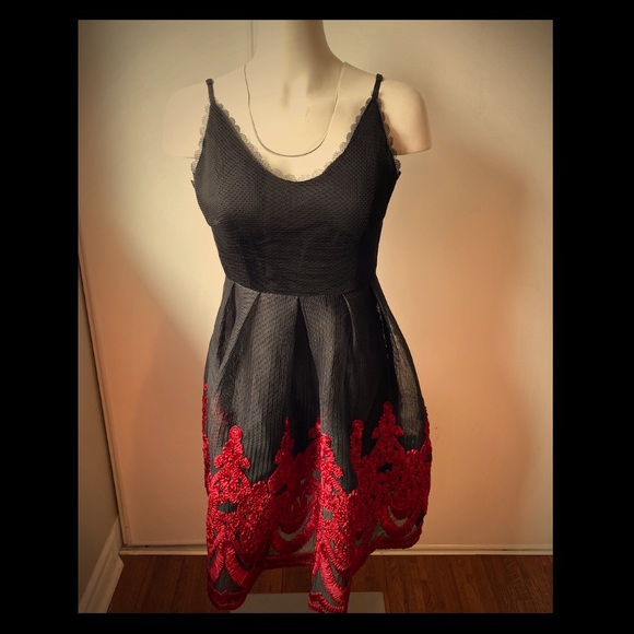 Dress - Picture 1 of 2